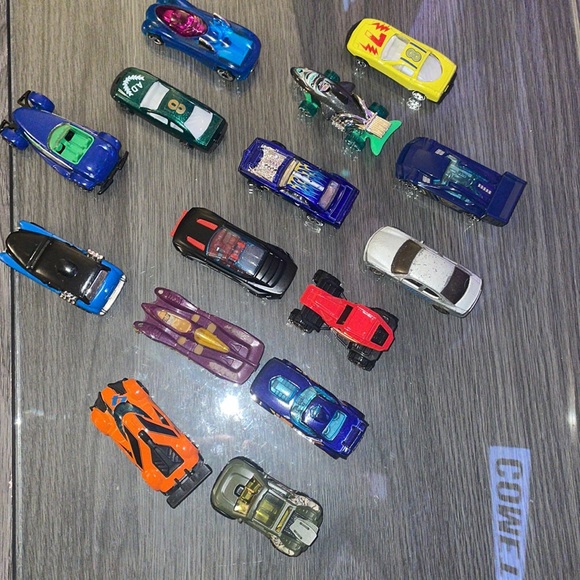 Hotwheels Bundle of 15 - Picture 13 of 13